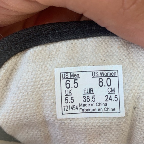 Vans - Picture 5 of 6